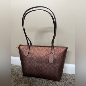 Coach Fiona Zip Tote Bag In Signature Canvas CW396 Gold/Brown/Copper NWT